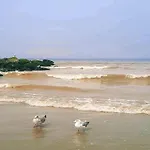 Sea View Family דירה
